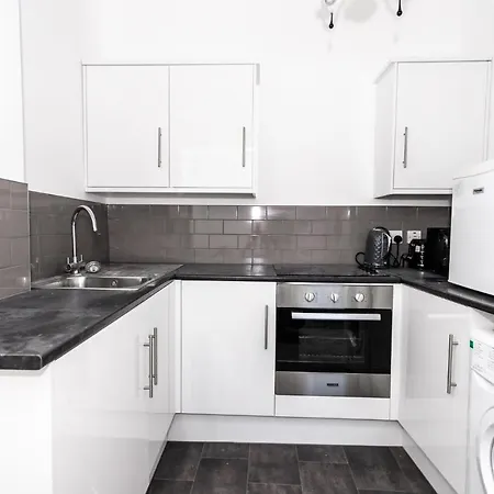 Apartman October Disc - Long - Contractors Bristol